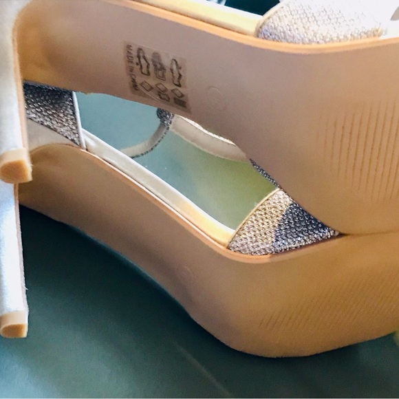 Brand New True Decadence Gold Glitter Bow Shoes 👠 - Picture 3 of 5